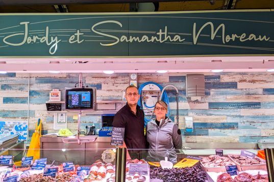Poissonnerie Moreau Jordy située sur le marché de Talensac à Nantes