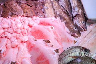 Poissonnerie Moreau Jordy située sur le marché de Talensac à Nantes