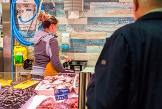 Poissonnerie Moreau Jordy située sur le marché de Talensac à Nantes