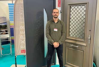 Sarl Bournigal Expert Fenêtre Évacuation des anciennes fenêtres Fenêtres Fenêtres sur-mesure Fenêtrier Installateur de pergola et store Installateur de portails et portes de garage Menuisier Portails Portes Pose Pose de fenêtres Réparateur de portails et portes de garage Réparateur de volets Storiste Volets