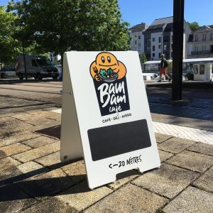 Naoned-enseignes-enseigniste-bois-nantes