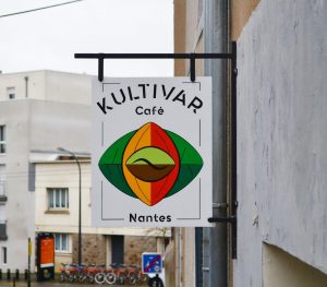 Naoned-enseignes-enseigniste-bois-nantes