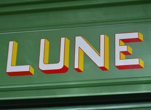 Naoned-enseignes-enseigniste-bois-nantes