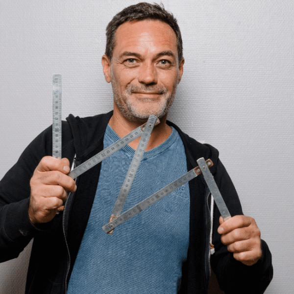 CLMPC 44 Agenceur Combles Cuisiniste Évacuation des anciennes fenêtres Fenêtres Fenêtres sur-mesure Fenêtrier Installateur de portails et portes de garage Installation Isolation Joints de finitions Menuisier Mobilier Parqueteur Parquets Plaquiste Portes Pose Pose Pose de cloisons sèches Pose de fenêtres Rangement Réalisation Volets