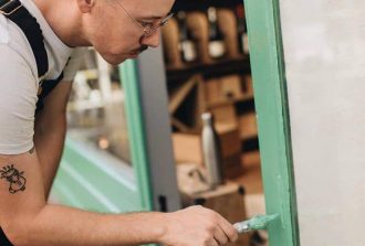 Geffroy Frères Agenceur Concepteur de dressings et rangements Cuisiniste Fabricant de mobilier Jointeur Menuisier Parqueteur Peintre Peintre d'extérieur Peintre d'intérieur Plaquiste