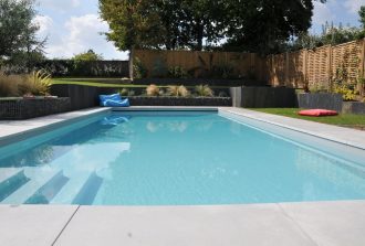 pisciniste nantes piscines vinet debordemment