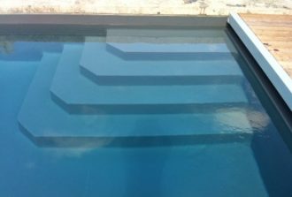pisciniste nantes piscines vinet avec marches