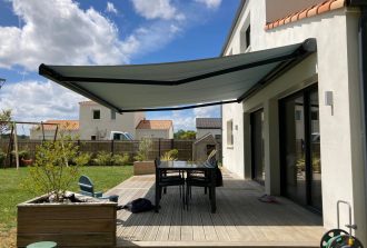 Sarl Bournigal Expert Fenêtre Évacuation des anciennes fenêtres Fenêtres Fenêtres sur-mesure Fenêtrier Installateur de pergola et store Installateur de portails et portes de garage Menuisier Portails Portes Pose Pose de fenêtres Réparateur de portails et portes de garage Réparateur de volets Storiste Volets