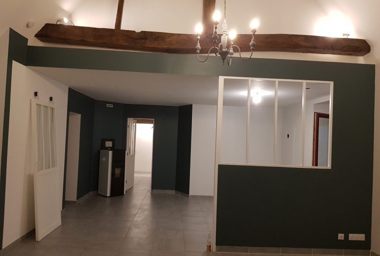 Pose de papier peint géométrique Décorateur d'intérieur Peintre d'extérieur Peintre d'intérieur