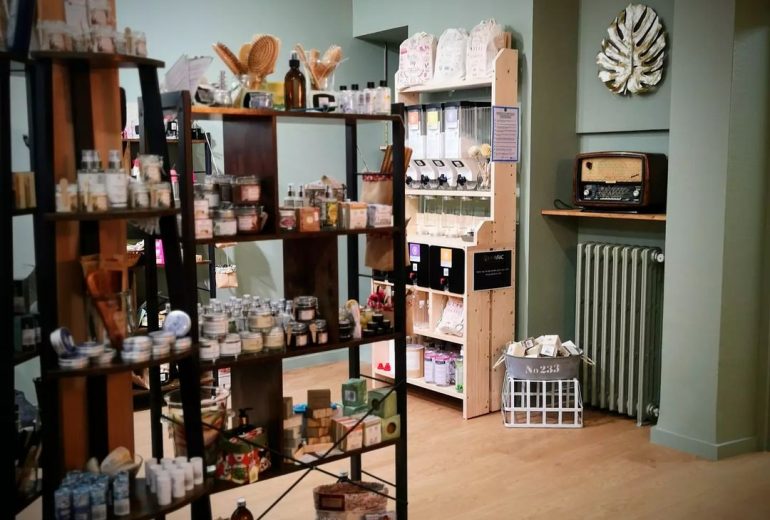 Mission accomplie à Sucé-sur-Erdre ! Peintre d'intérieur Tapissier Décorateur