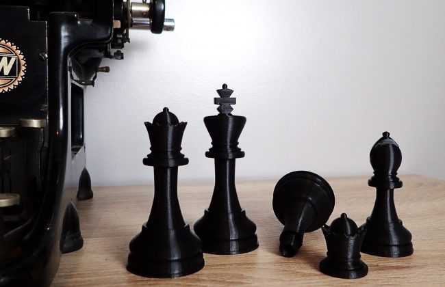 Pièces d'échecs - petites boites secrètes Architecte d'intérieur Décorateur d'intérieur Designer d'espace Designer d'objet Graphiste Scénographe