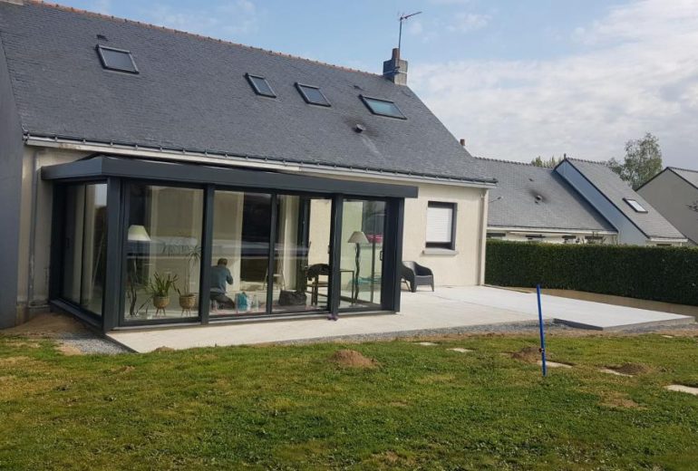 À partir de quelle surface de véranda doit-on déposer un permis de construire ? Maçon