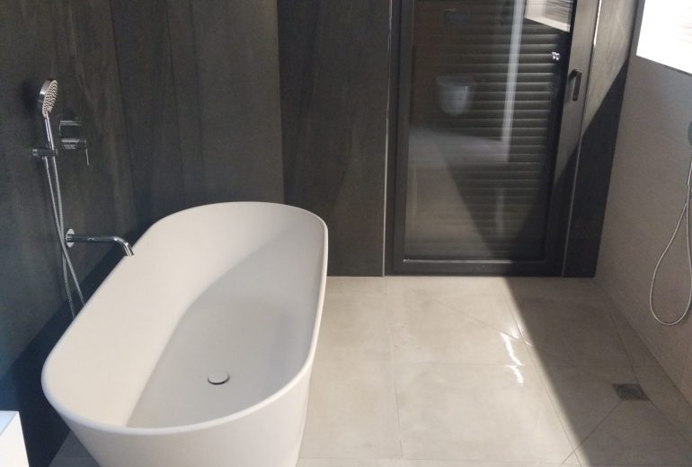 Concept salle de bain Haut de Gamme Carreleur Faïencier Plombier