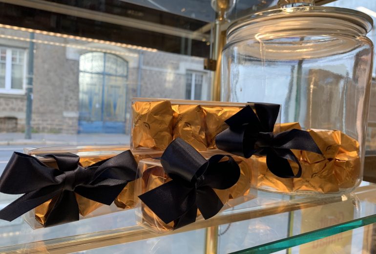 Pour les fêtes de fin d'année, toute l'équipe de Couleur Chocolat vous propose des gourmandises spéciales ! Biscuitier Chocolatier Pâtissier