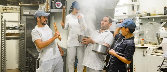 Le calendrier 2022 : les artisans font leur comédie !