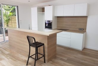 Calissence Bois Agenceur Cuisiniste Fabricant de mobilier Fabrication Menuisier Mobilier Parqueteur Parquets Poseur de cuisine Réalisation Terrasses