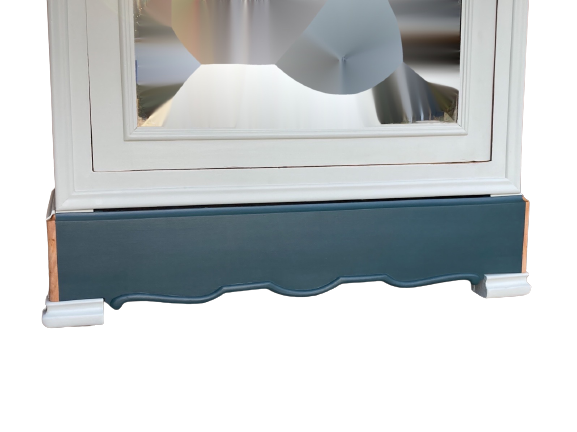 Relooking sur mesure d'une armoire de famille