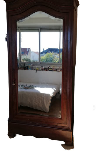 Relooking sur mesure d'une armoire de famille