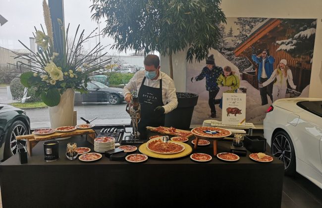 Animation de coupe de jambon Pata Negra chez  BMW Traiteur
