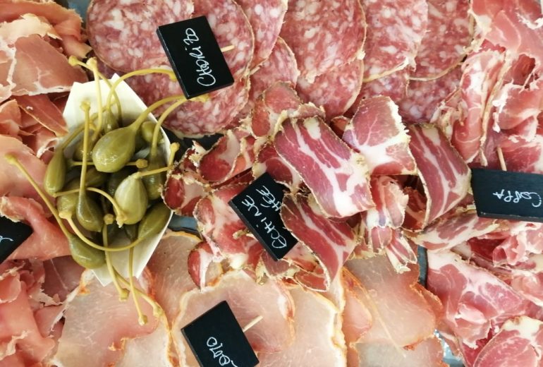 Nos planches apéros sont là ! Caviste Epicier Fromager Crémier