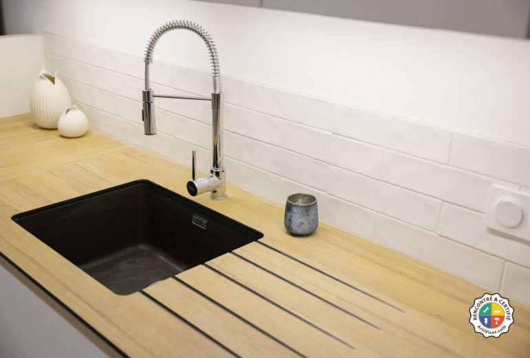 Ouverture magasin cuisine Nantes Agenceur Carreleur Cuisiniste Électricien Menuisier Plaquiste Plombier Solier moquettiste