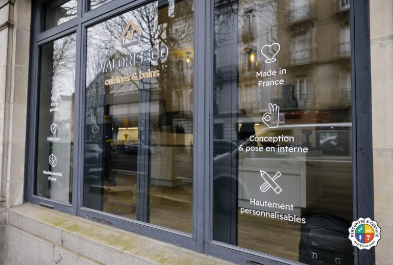 Ouverture magasin cuisine Nantes Agenceur Carreleur Cuisiniste Électricien Menuisier Plaquiste Plombier Solier moquettiste