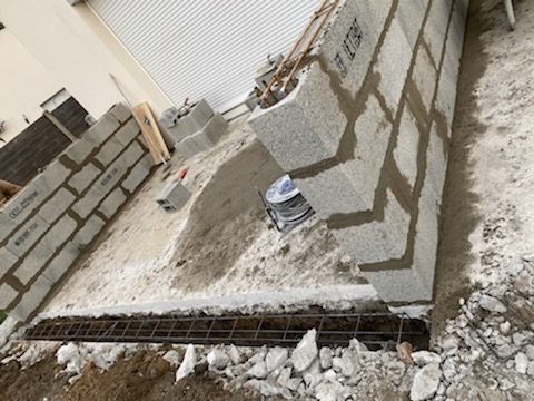 Les fondations pour une future véranda ! Maçon