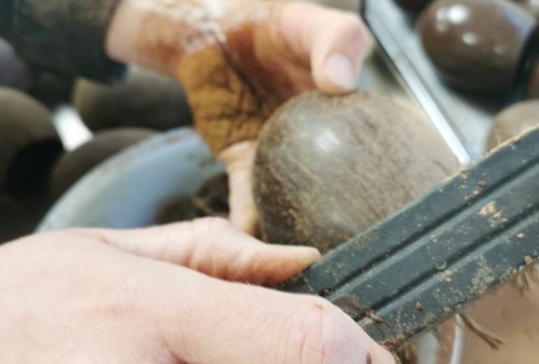 Créations de Pâques en cours... Biscuitier Chocolatier Pâtissier