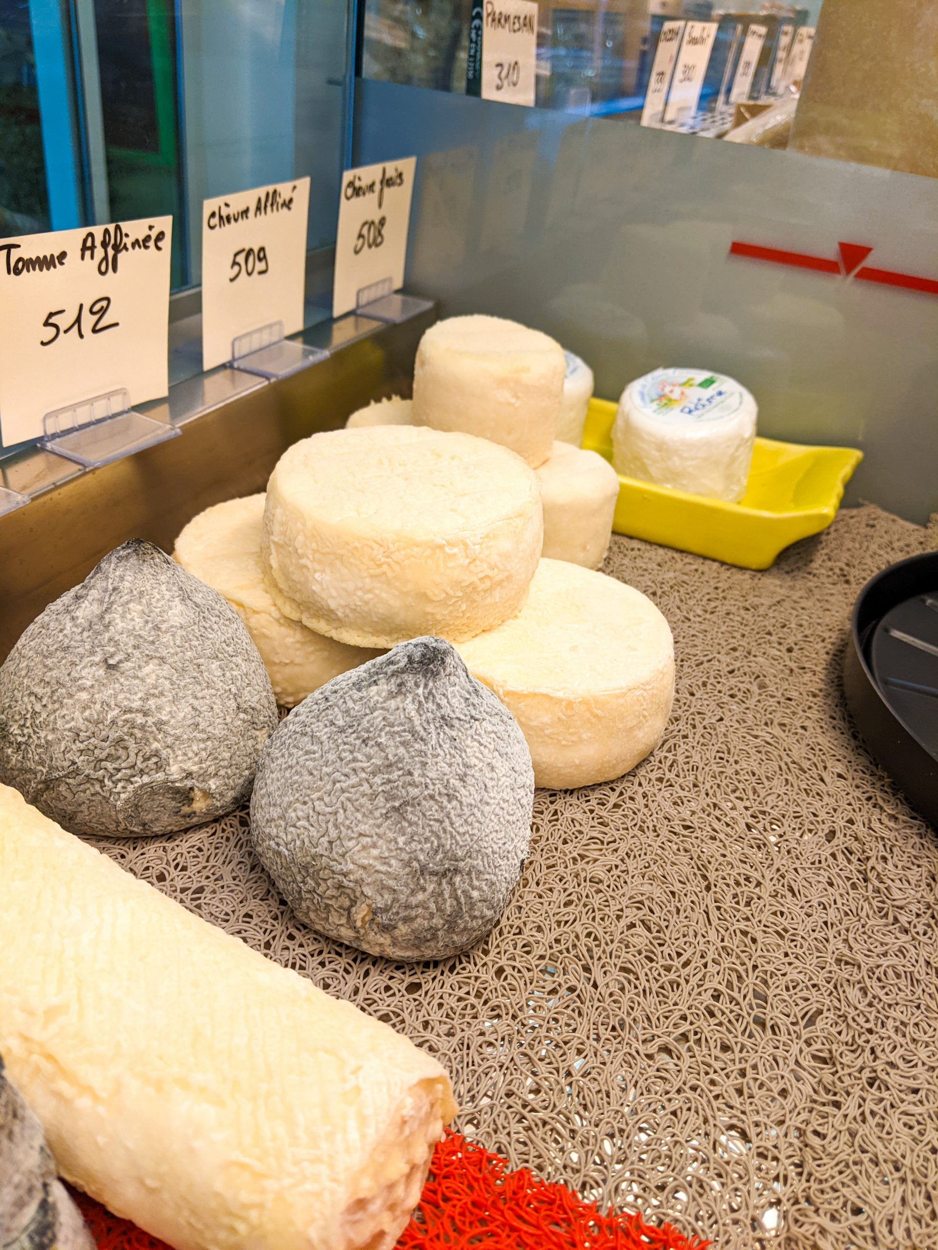 Portrait De Pascale Fromagerie Saint Paul à Rezé Artivisor 