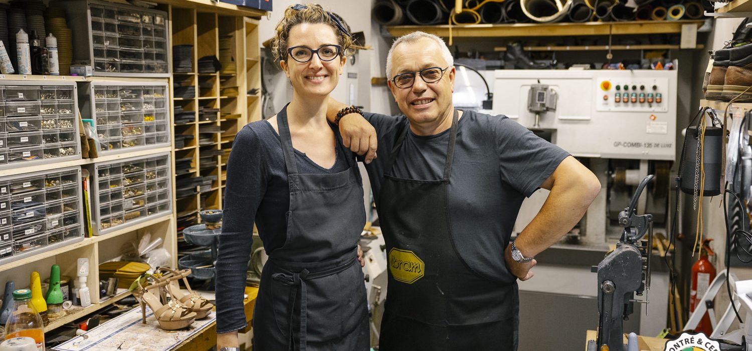 Une journée avec Jean-Pierre et Gaëlle - Cordonnerie JP Cordo, cordonniers  à Nantes | Artivisor