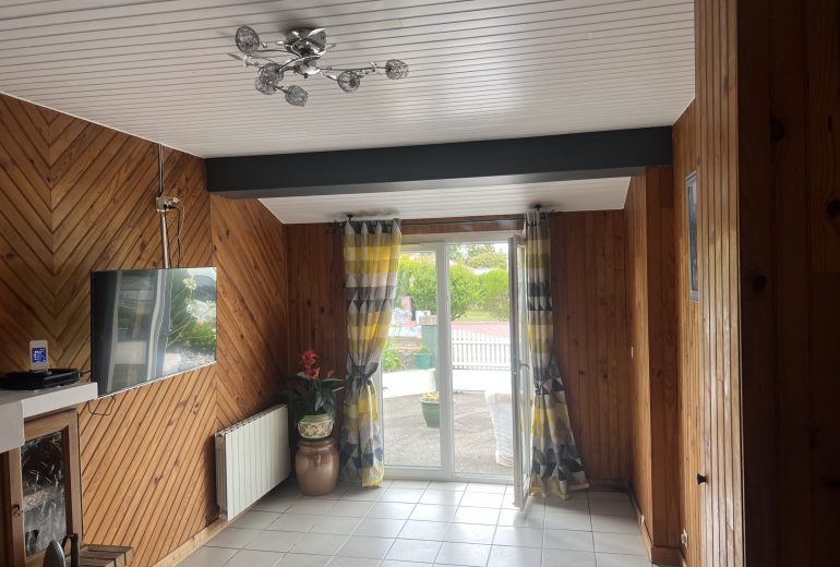 Rénovations d’un séjour en laque mat Façadier Peintre d'extérieur Peintre d'intérieur Solier moquettiste