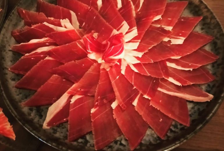 Assiettes créatives jambon ibérique Pata Negra Traiteur