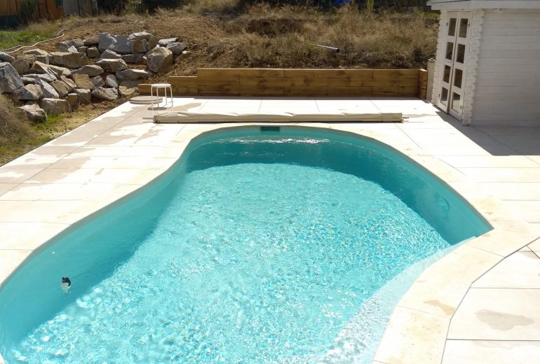 Réalisation d'une terrasse sur plot à Couëron Carreleur Faïencier Plombier