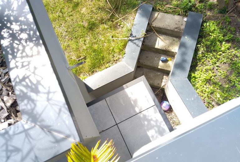 Réalisation d'une terrasse sur plot à Saint Molf Carreleur Faïencier Plombier
