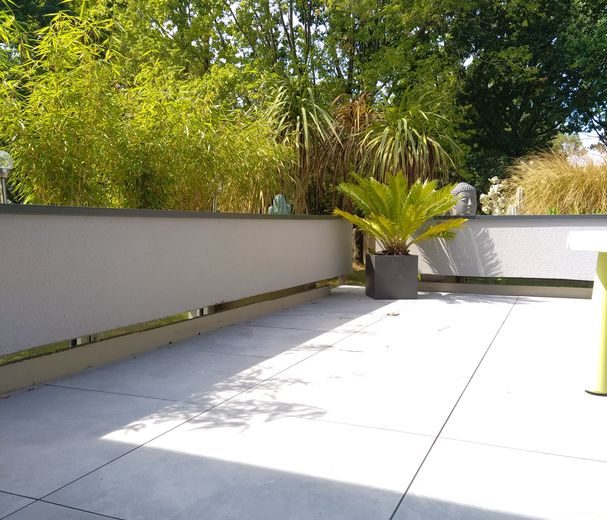 Réalisation d'une terrasse sur plot à Saint Molf Carreleur Faïencier Plombier