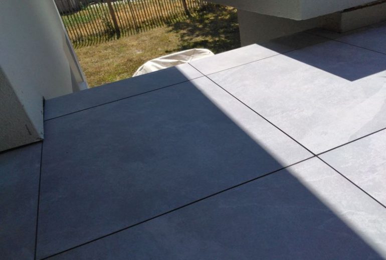 Réalisation d'une terrasse sur plot à Saint Molf Carreleur Faïencier Plombier