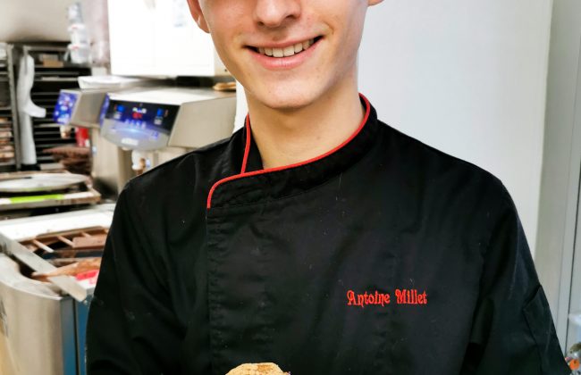 Le chou myrtille est de retour ! Biscuitier Chocolatier Pâtissier