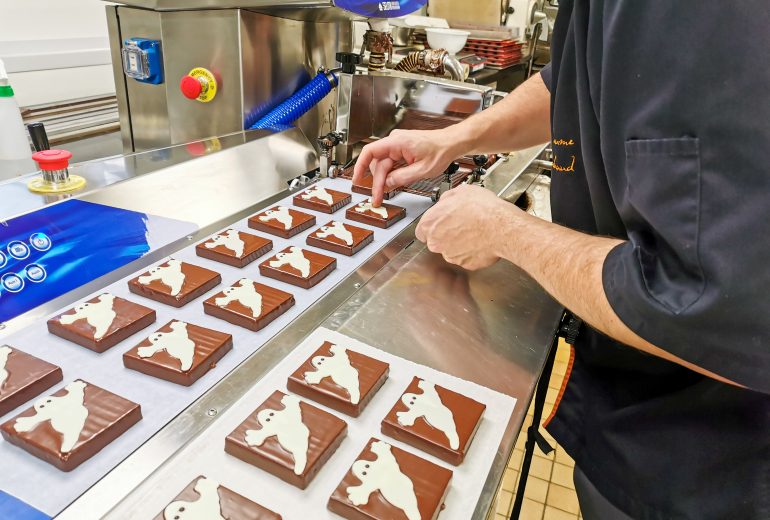 Pralinés croustillants pour Halloween Biscuitier Chocolatier Pâtissier