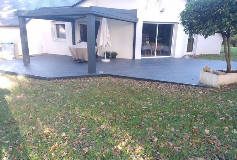 Réalisation d'une terrasse sur plot à Sautron Carreleur Faïencier Plombier