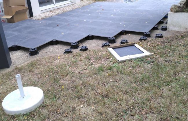 Réalisation d'une terrasse sur plot à Sautron Carreleur Faïencier Plombier