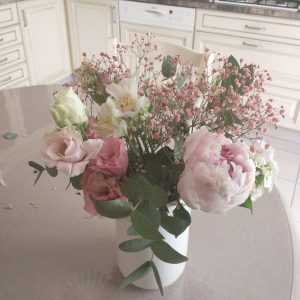 Bourgeon Fleuriste Baptême et naissance Bouquet de deuil Compositions florales Décorateur floral Événement Fleuriste Fleurs séchées Mariage Plantes