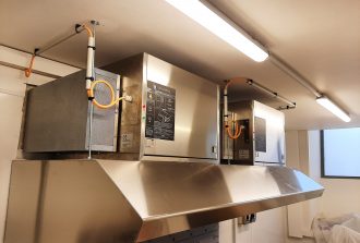 Elecàvélo Électricien Installation de câblage électrique Installation de détecteur de fumée Installation de lumières LED d’intérieur Installation de tableau électrique Pose de chauffage électrique Pose de compteur électrique Pose de disjoncteur différentiel Rénovation Electricien Réparation de sonnette Ventilation