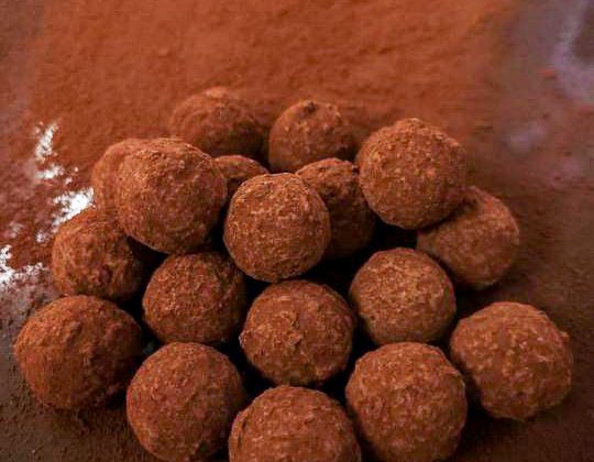 Nos truffes natures et au vieux rhum Biscuitier Chocolatier Pâtissier