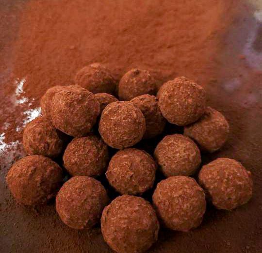 Nos truffes natures et au vieux rhum Biscuitier Chocolatier Pâtissier