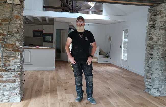 Pose collée paquet contrecollé 14 mm Parqueteur Solier moquettiste