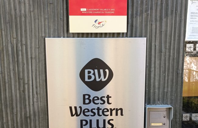 Pose de lames flotex dans hôtel Parqueteur Solier moquettiste