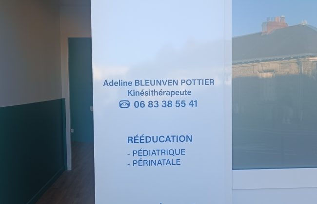Pose de lames pvc plombantes dans cabinet kinésithérapeute à Nantes Parqueteur Solier moquettiste