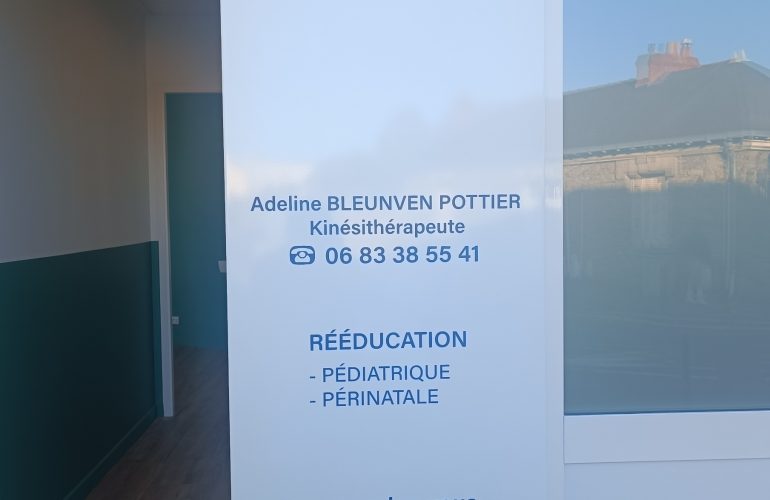 Pose de lames pvc plombantes dans cabinet kinésithérapeute à Nantes Parqueteur Solier moquettiste