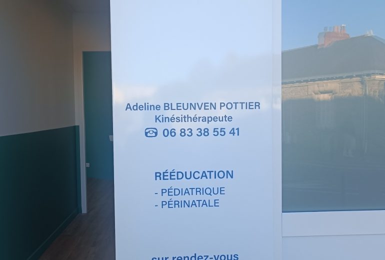 Pose de lames pvc plombantes dans cabinet kinésithérapeute à Nantes Parqueteur Solier moquettiste