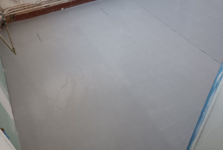 Pose dalles pvc sur sous-couche plombante adhésive Gerflor Parqueteur Solier moquettiste